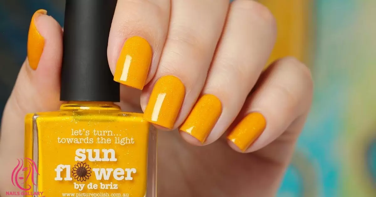 Elegant Sunflower Nail Designs