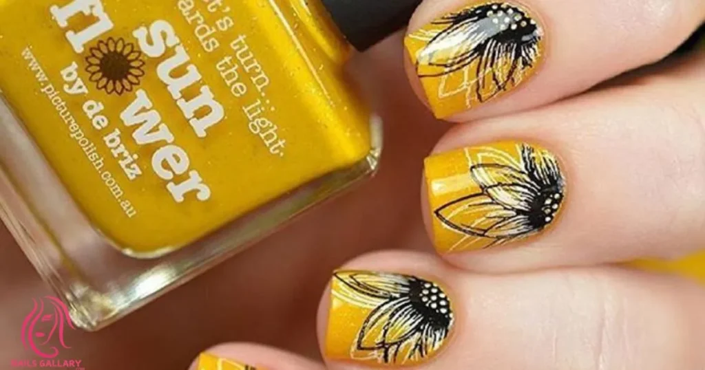 Sunflower Accent French Tip